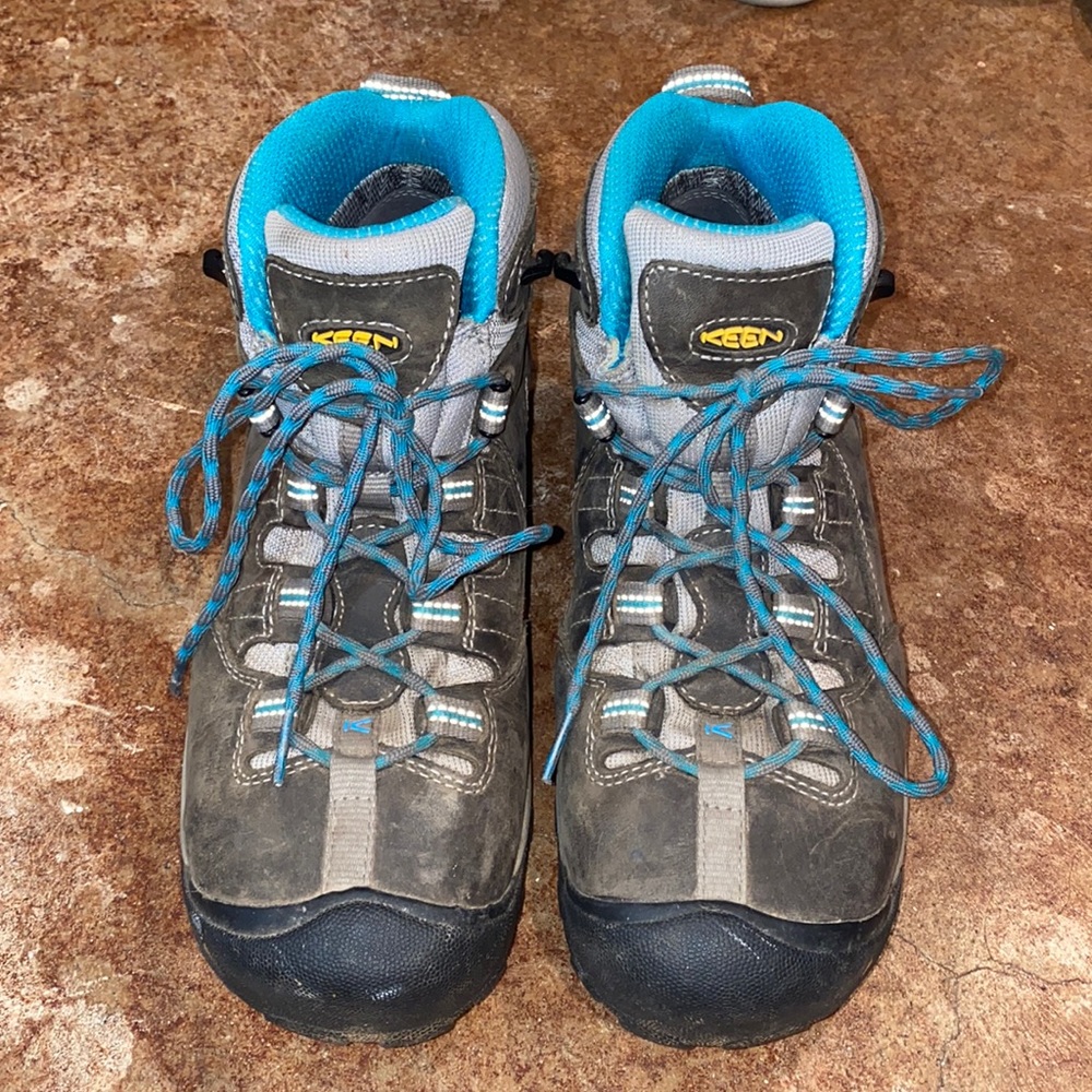 keen hiking boots